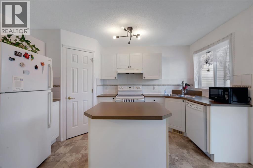 Single Family House for Sale in  Taravista Crescent NE Taradale Calgary 