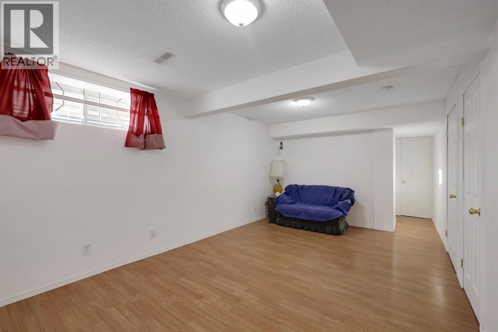 Single Family House for Sale in  Taravista Crescent NE Taradale Calgary 