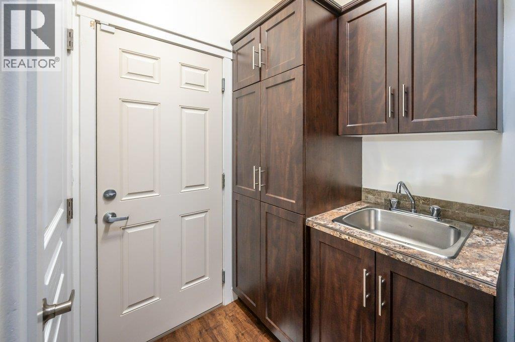 8300 Gallagher Lake Frontage Road Unit# 118, Oliver