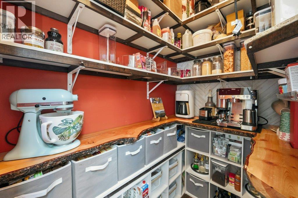 8300 Gallagher Lake Frontage Road Unit# 118, Oliver