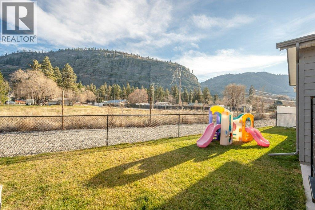 8300 Gallagher Lake Frontage Road Unit# 118, Oliver