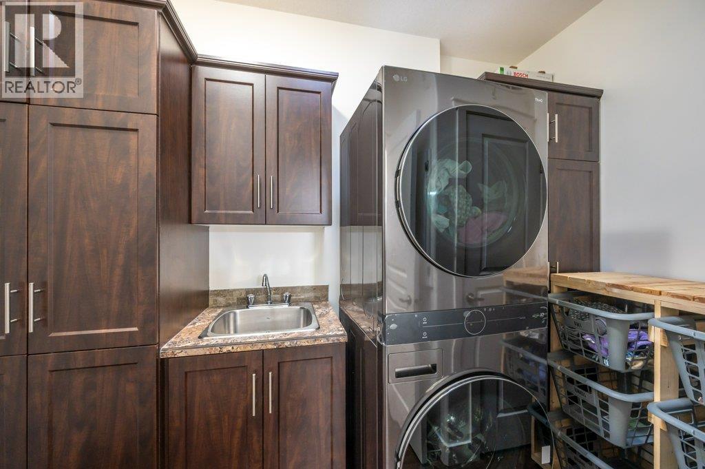 8300 Gallagher Lake Frontage Road Unit# 118, Oliver