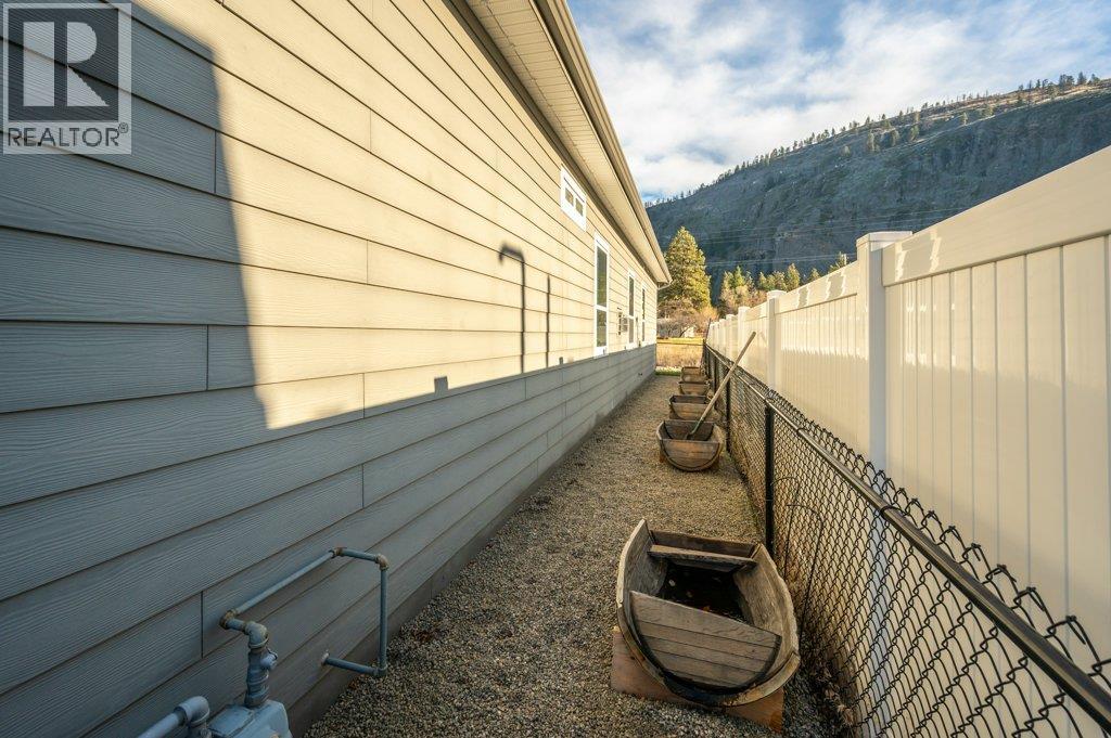 8300 Gallagher Lake Frontage Road Unit# 118, Oliver