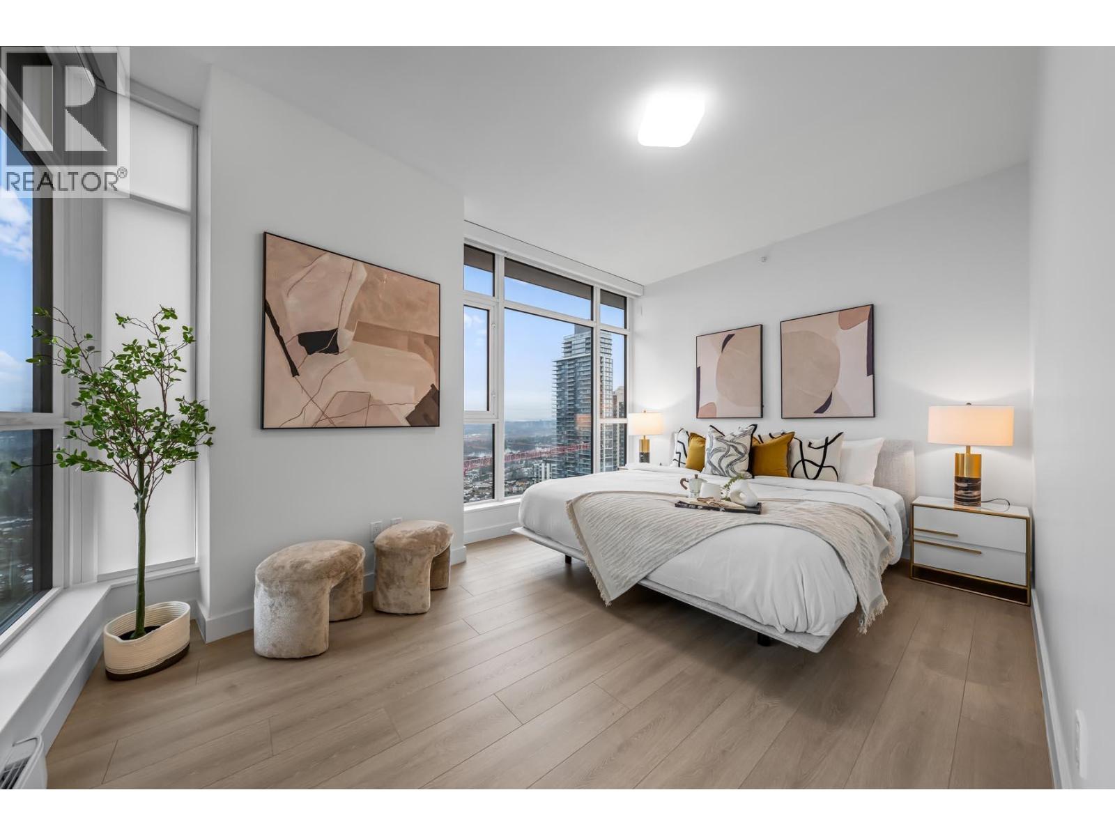 2603 4688 KINGSWAY, Burnaby