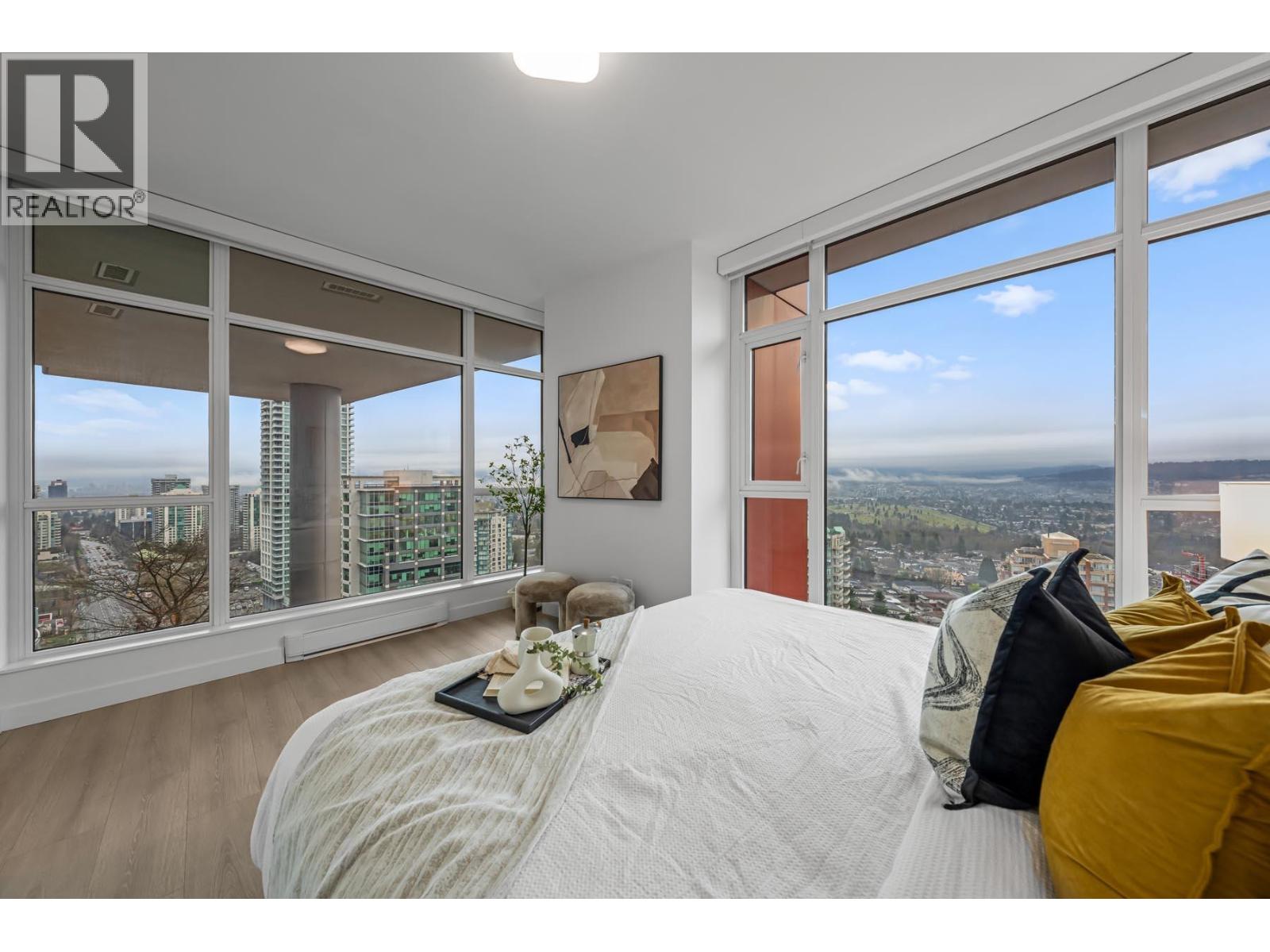 2603 4688 KINGSWAY, Burnaby