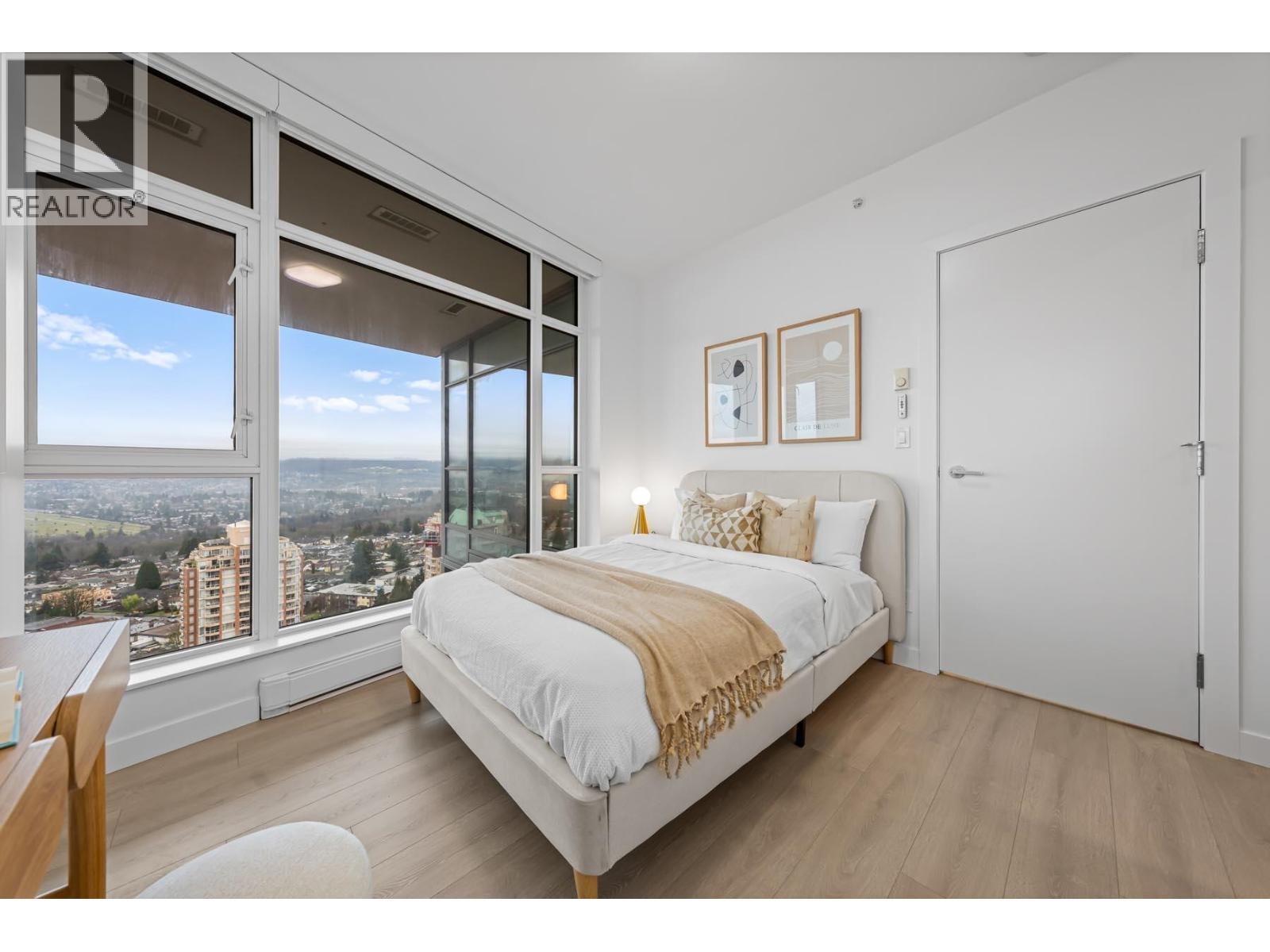 2603 4688 KINGSWAY, Burnaby