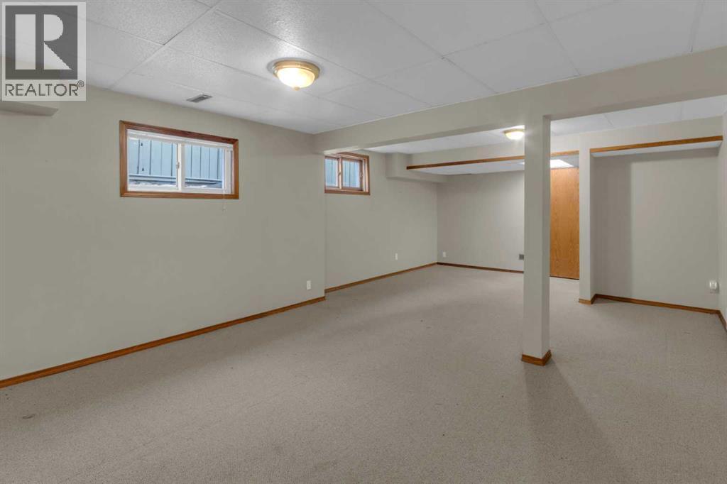 6 Castle Place North, Cochrane