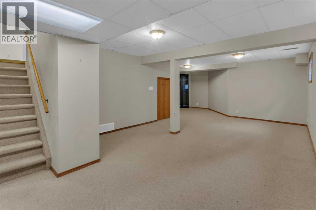 6 Castle Place North, Cochrane