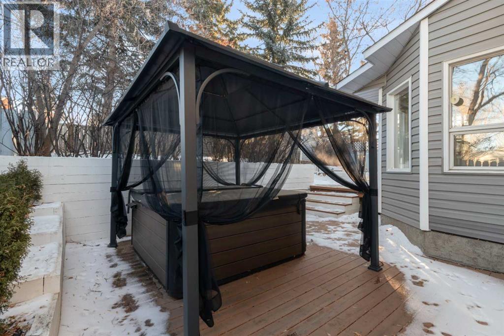 6 Castle Place North, Cochrane