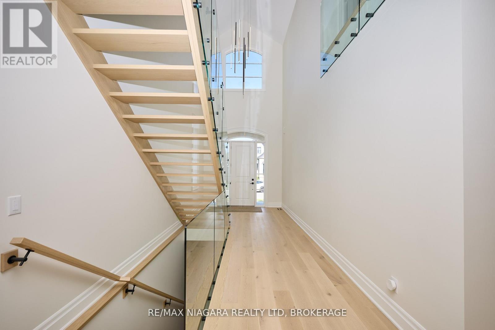 21 IVY CRESCENT - 20
