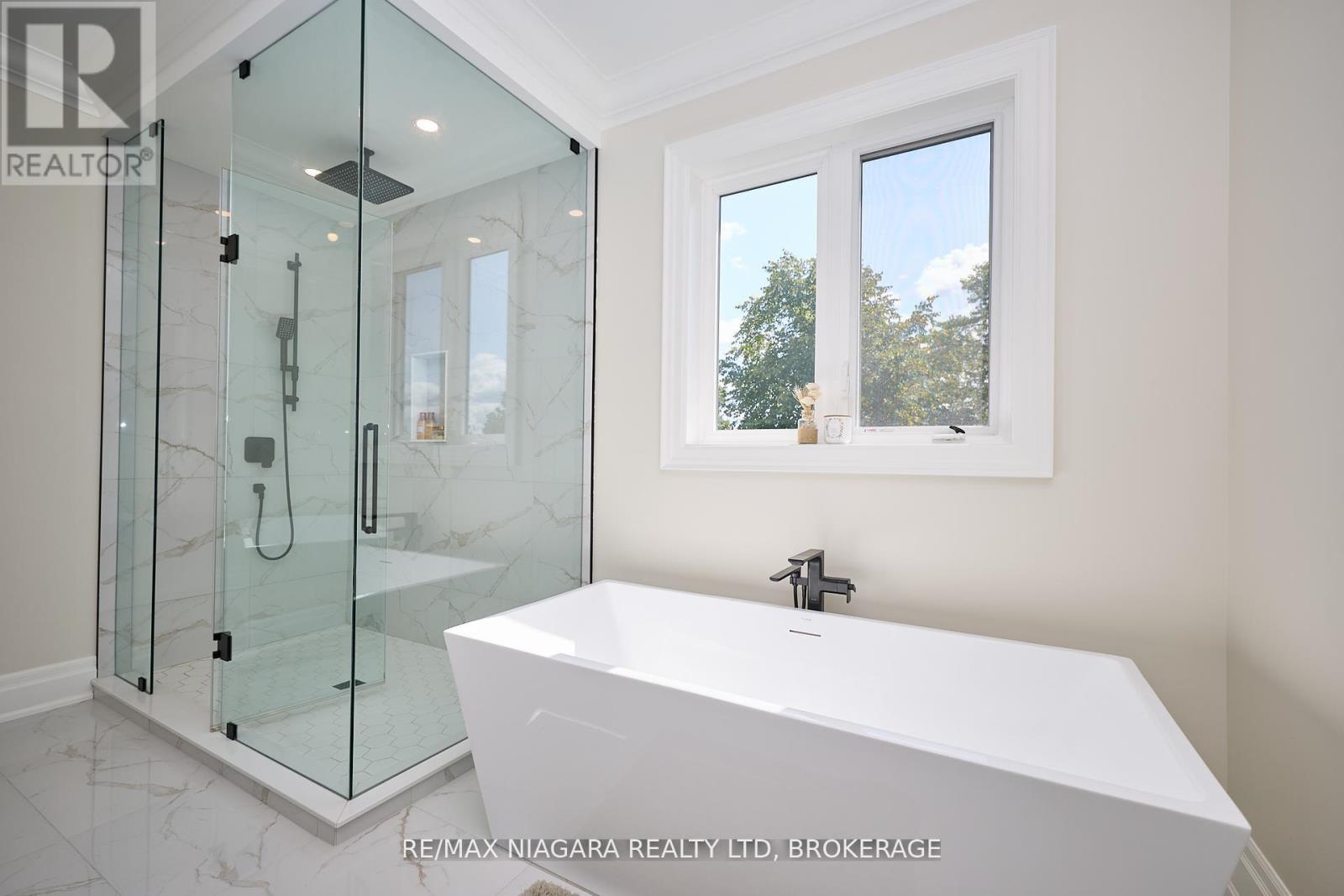 21 IVY CRESCENT - 28