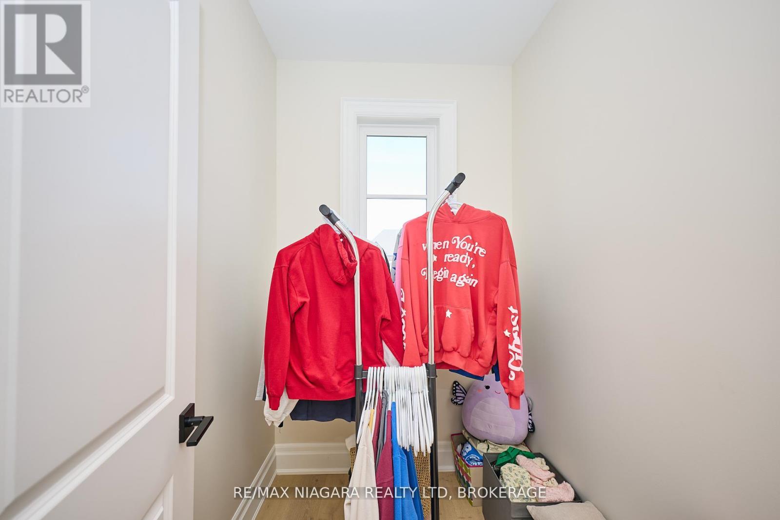 21 IVY CRESCENT - 36