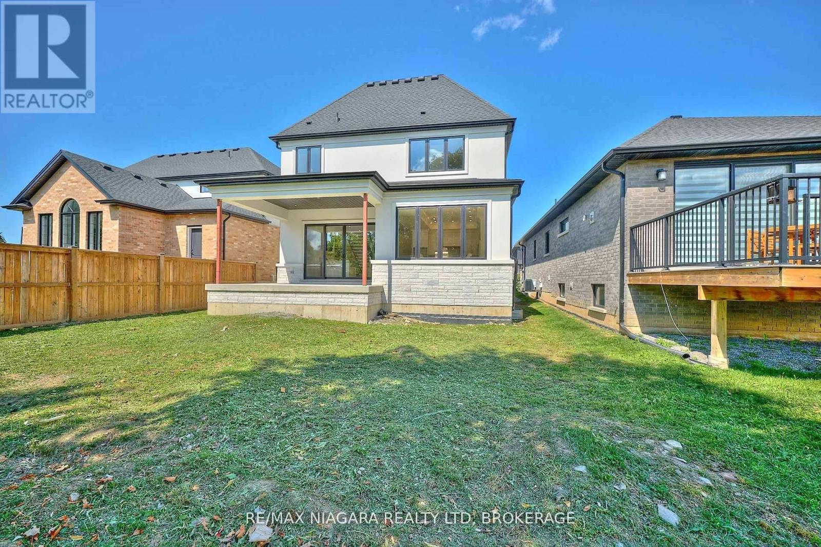 21 IVY CRESCENT - 40