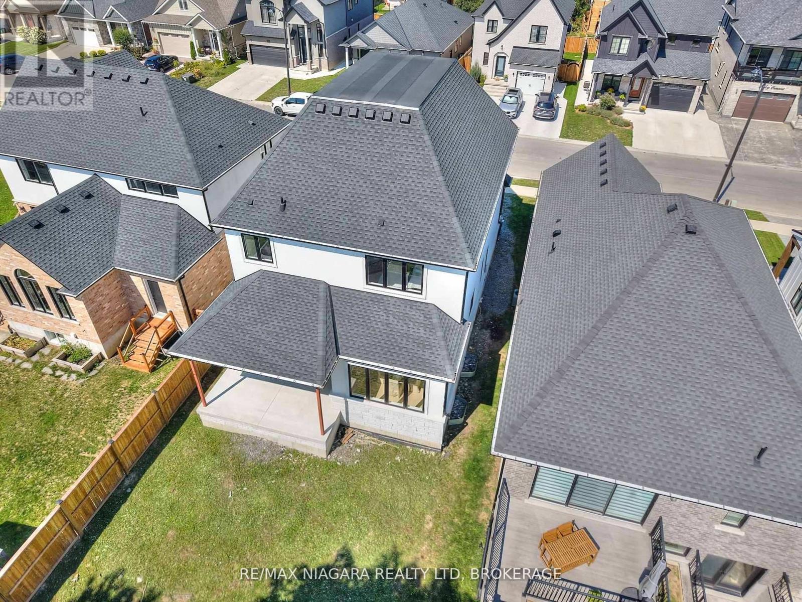 21 IVY CRESCENT - 45
