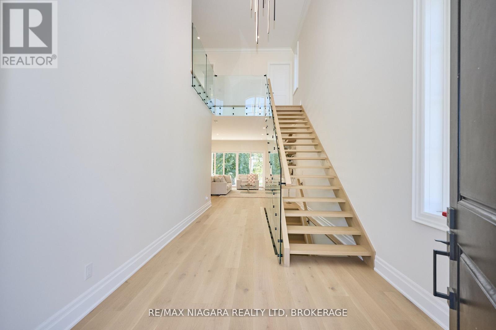 21 IVY CRESCENT - Photo 5 of 46, Thorold (Confederation Heights), Ontario