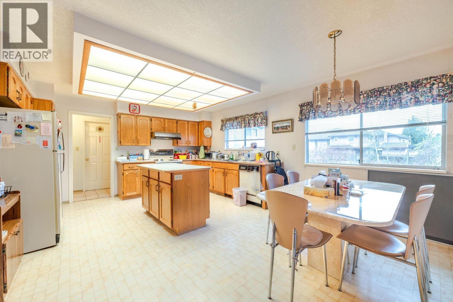 7660 BRIDGE STREET, Richmond