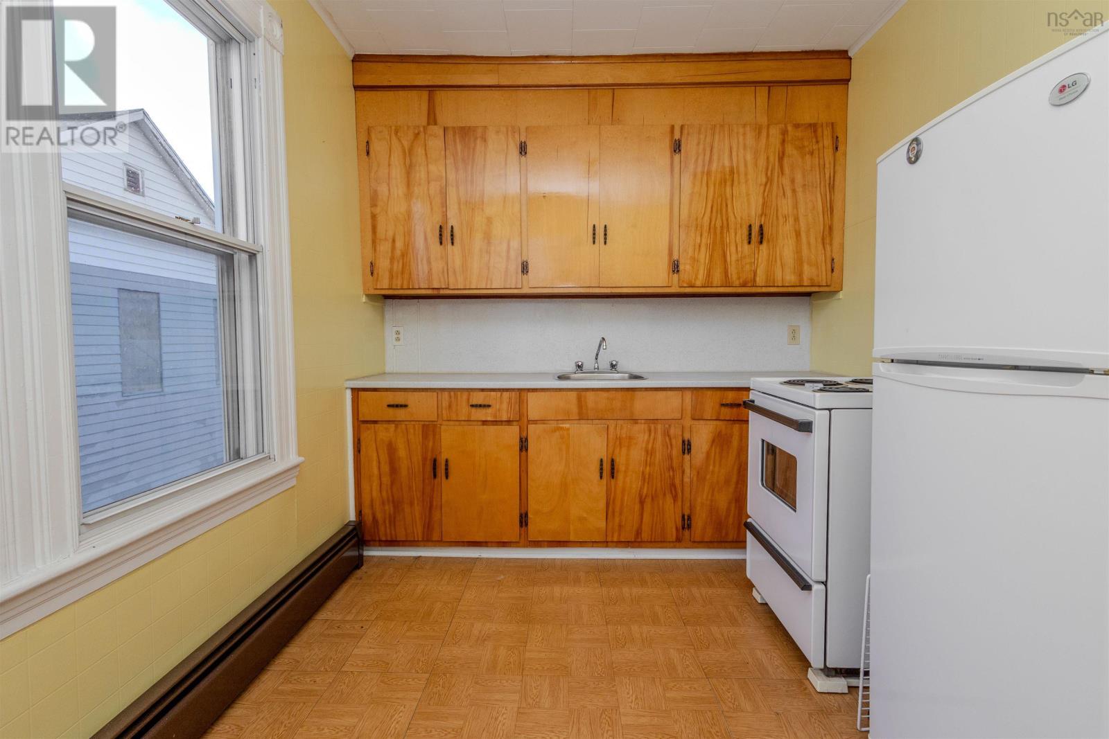 Property 31 of 47 of 218 york Street