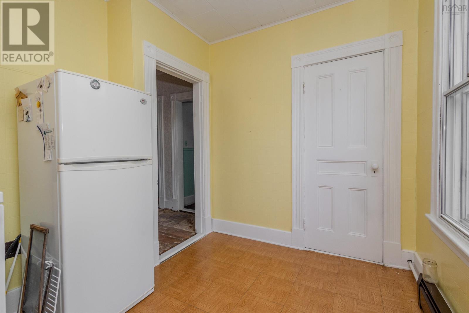 Property 32 of 47 of 218 york Street