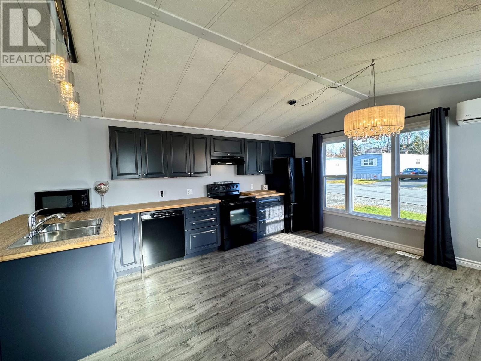 Property 21 of 37 of 1535 Woodbine Drive