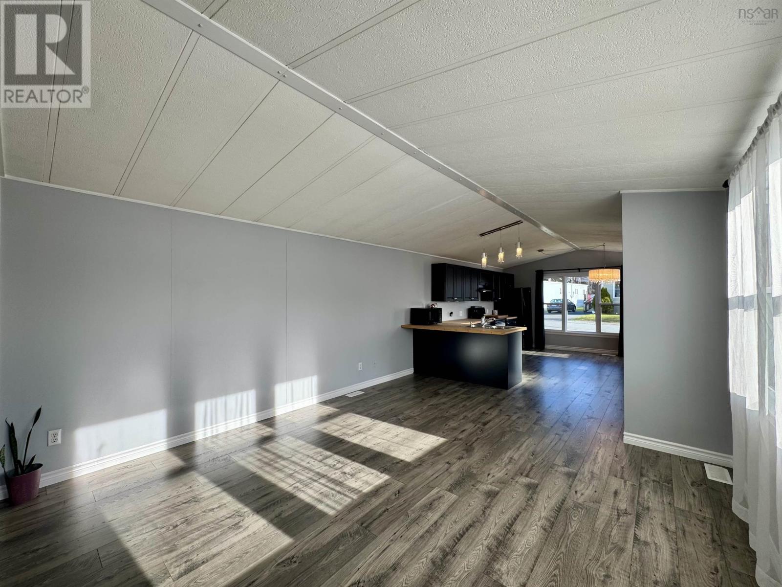 Property 35 of 37 of 1535 Woodbine Drive