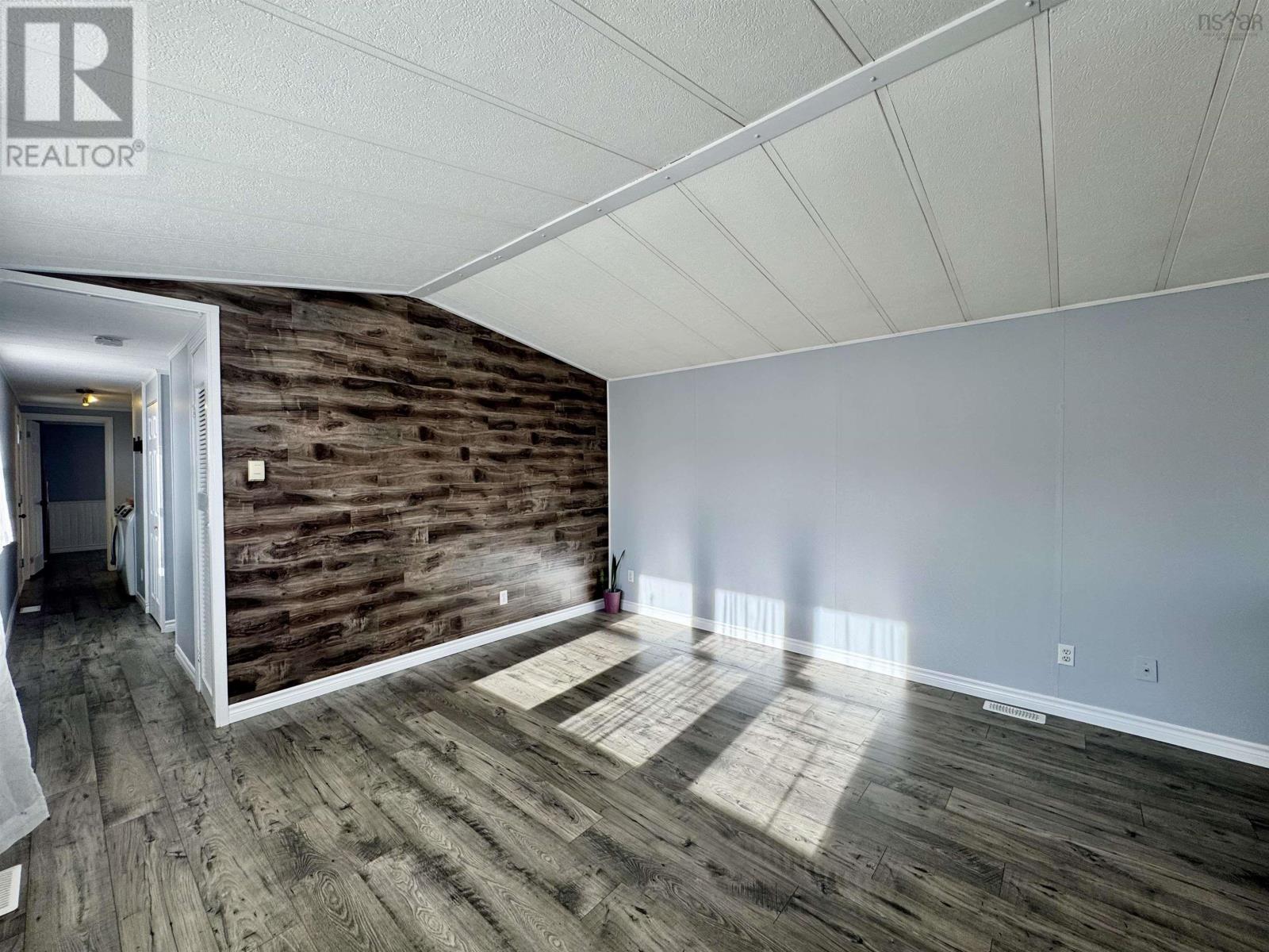 Property 34 of 37 of 1535 Woodbine Drive