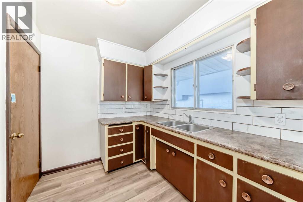 Single Family House Bungalow for Sale in   Street SW Killarney/Glengarry Calgary 