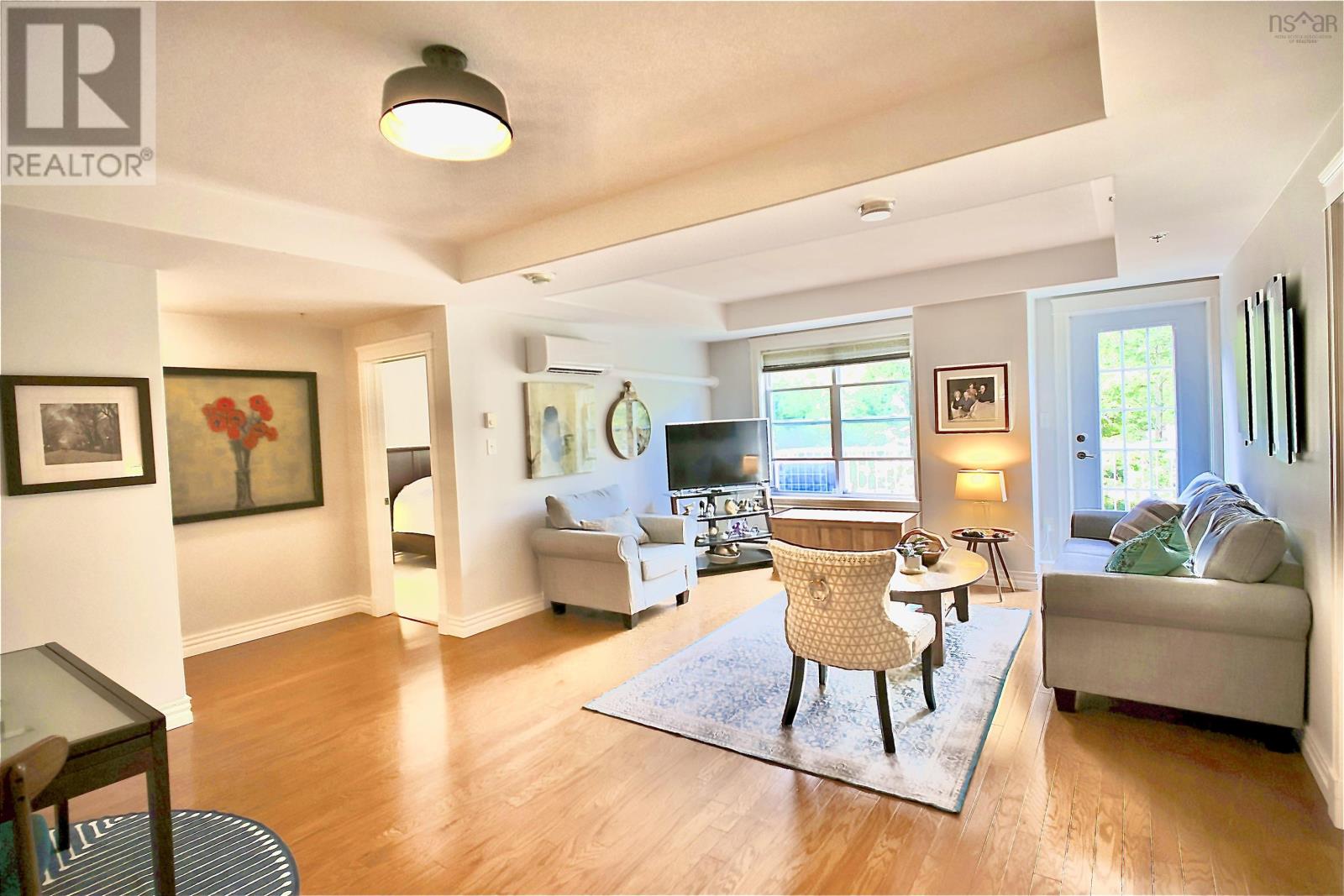 Property 11 of 20 of 302 476 Main Street