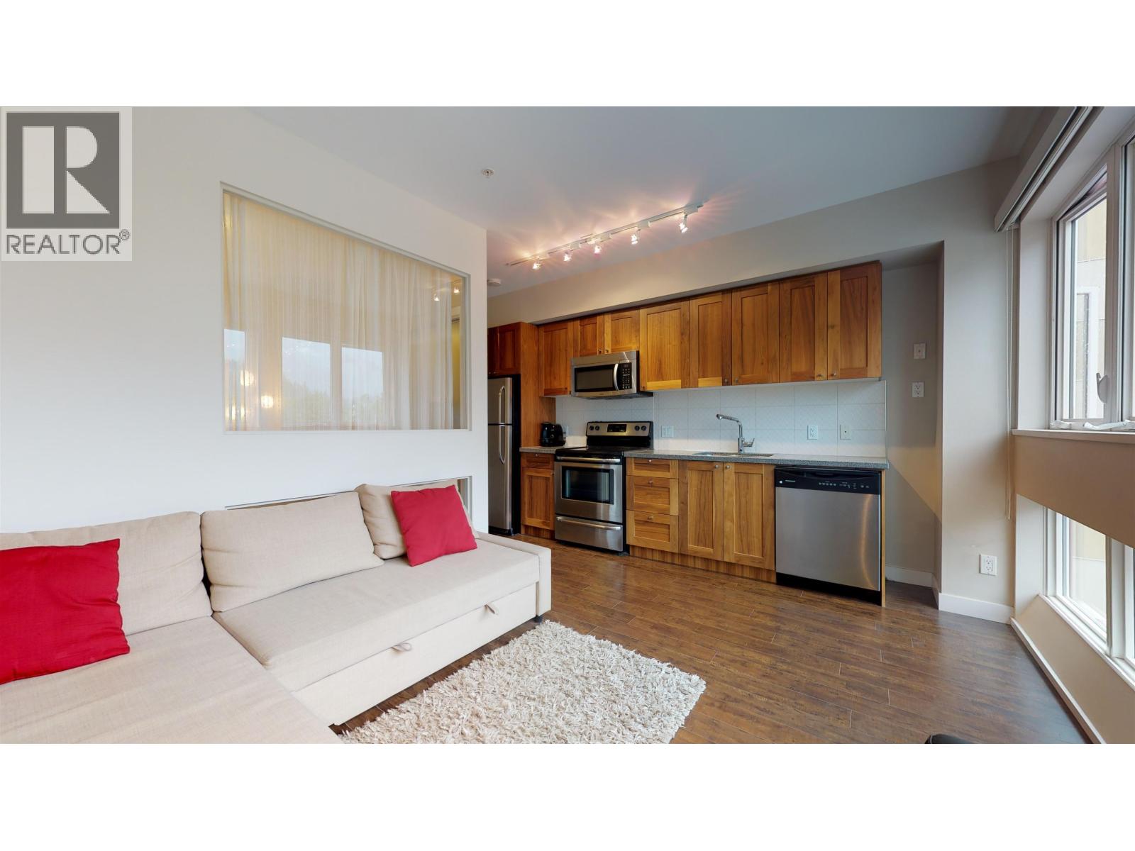 302 37841 CLEVELAND AVENUE, Squamish