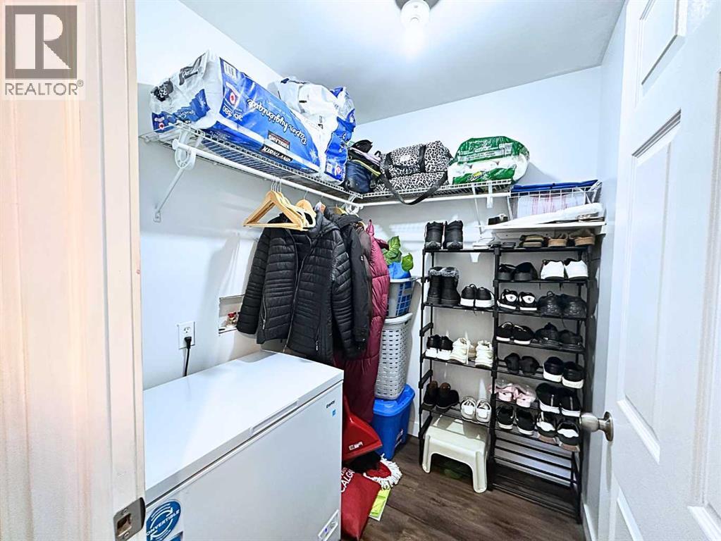 Single Family House for Sale in   Brookpark Boulevard SW Braeside Calgary 