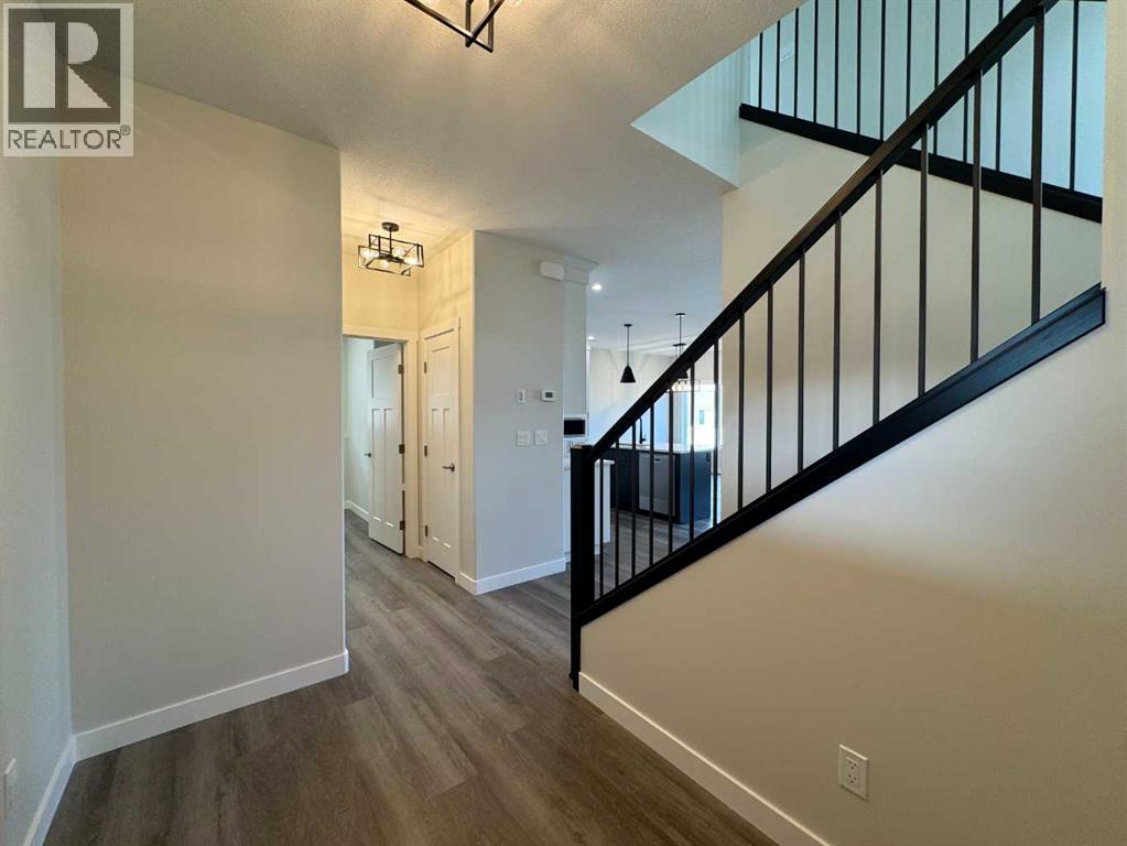 Single Family House for Sale in  Emmett Crescent Evergreen Red Deer 