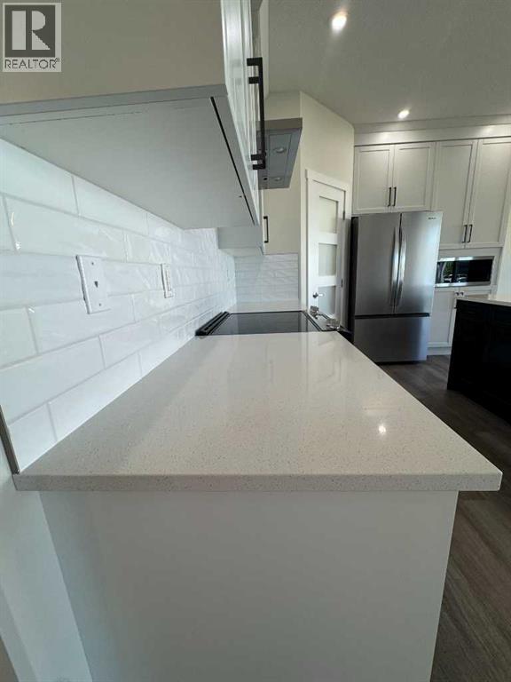 Single Family House for Sale in  Emmett Crescent Evergreen Red Deer 