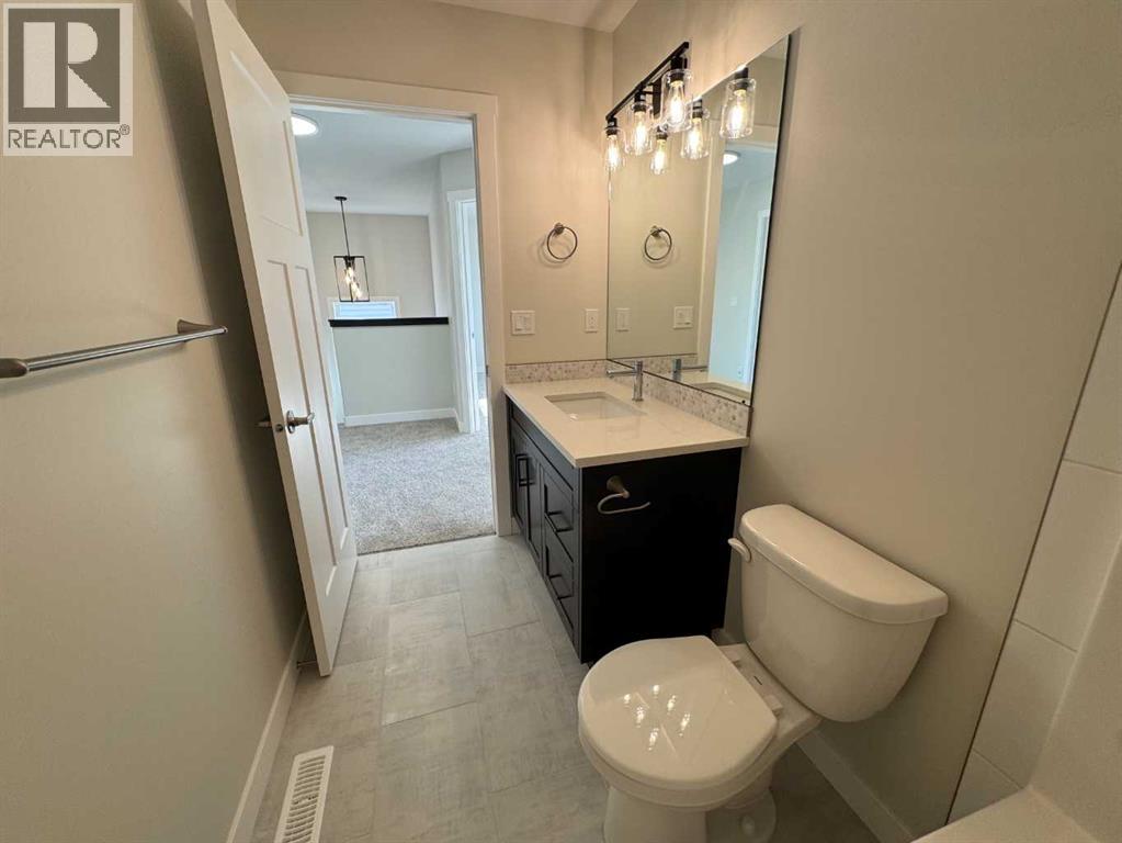 Single Family House for Sale in  Emmett Crescent Evergreen Red Deer 