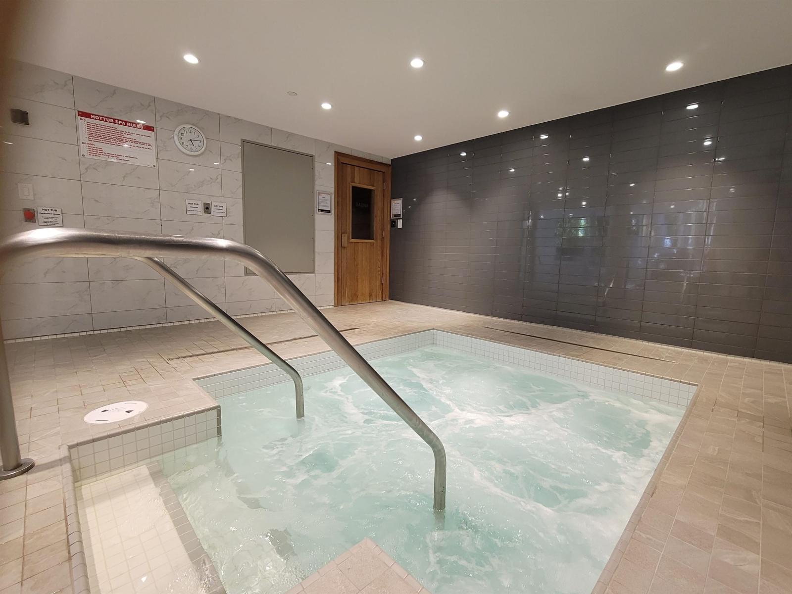 305 1501 VIDAL STREET, White Rock