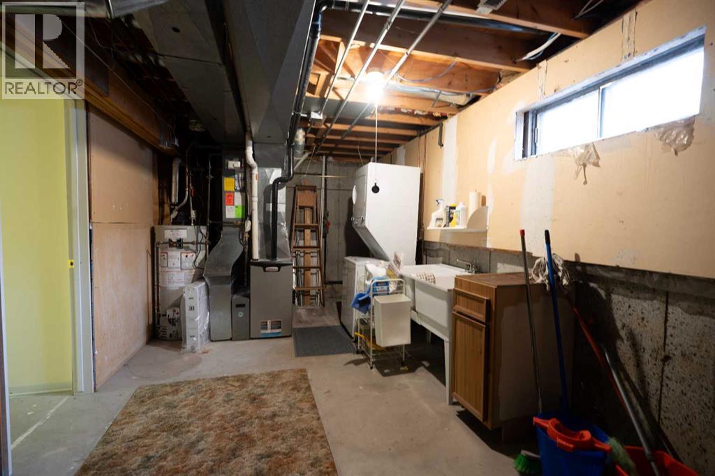 Single Family House for Sale in    Street NE Temple Calgary 