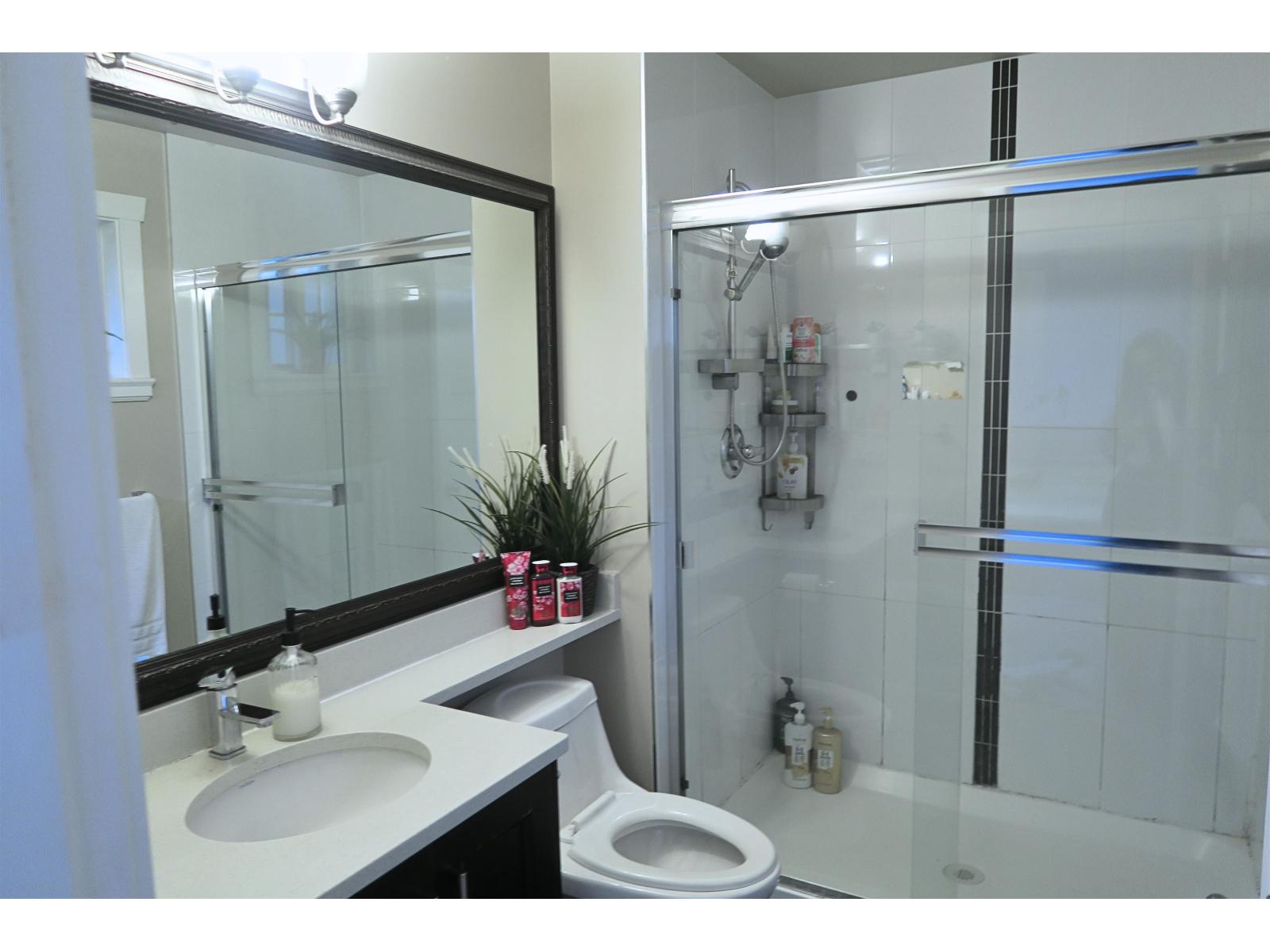 118 15399 GUILDFORD DRIVE, Surrey