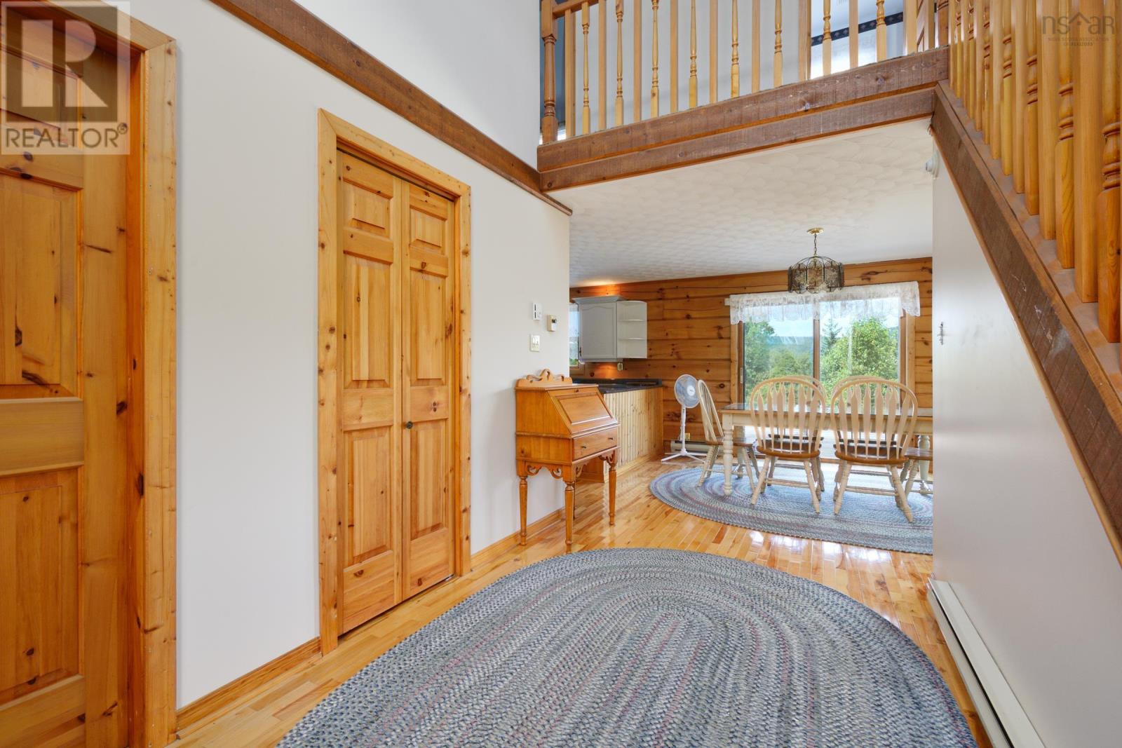 Property 8 of 49 of 776 105 Highway