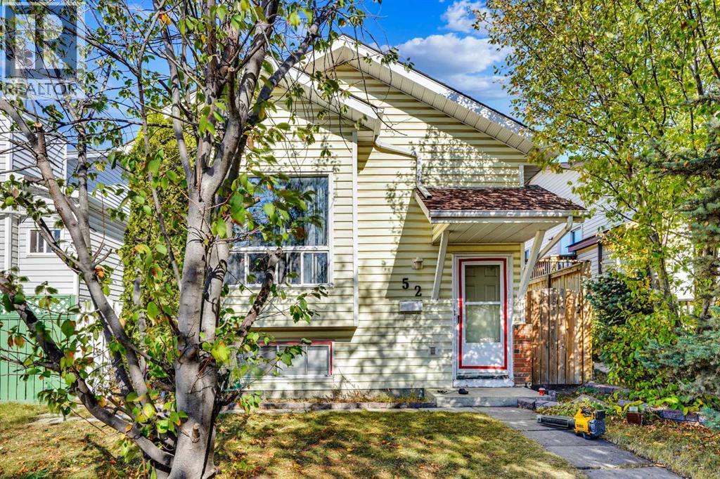 Single Family House Bi-level for Sale in  Erin Park Drive SE Erin Woods Calgary 