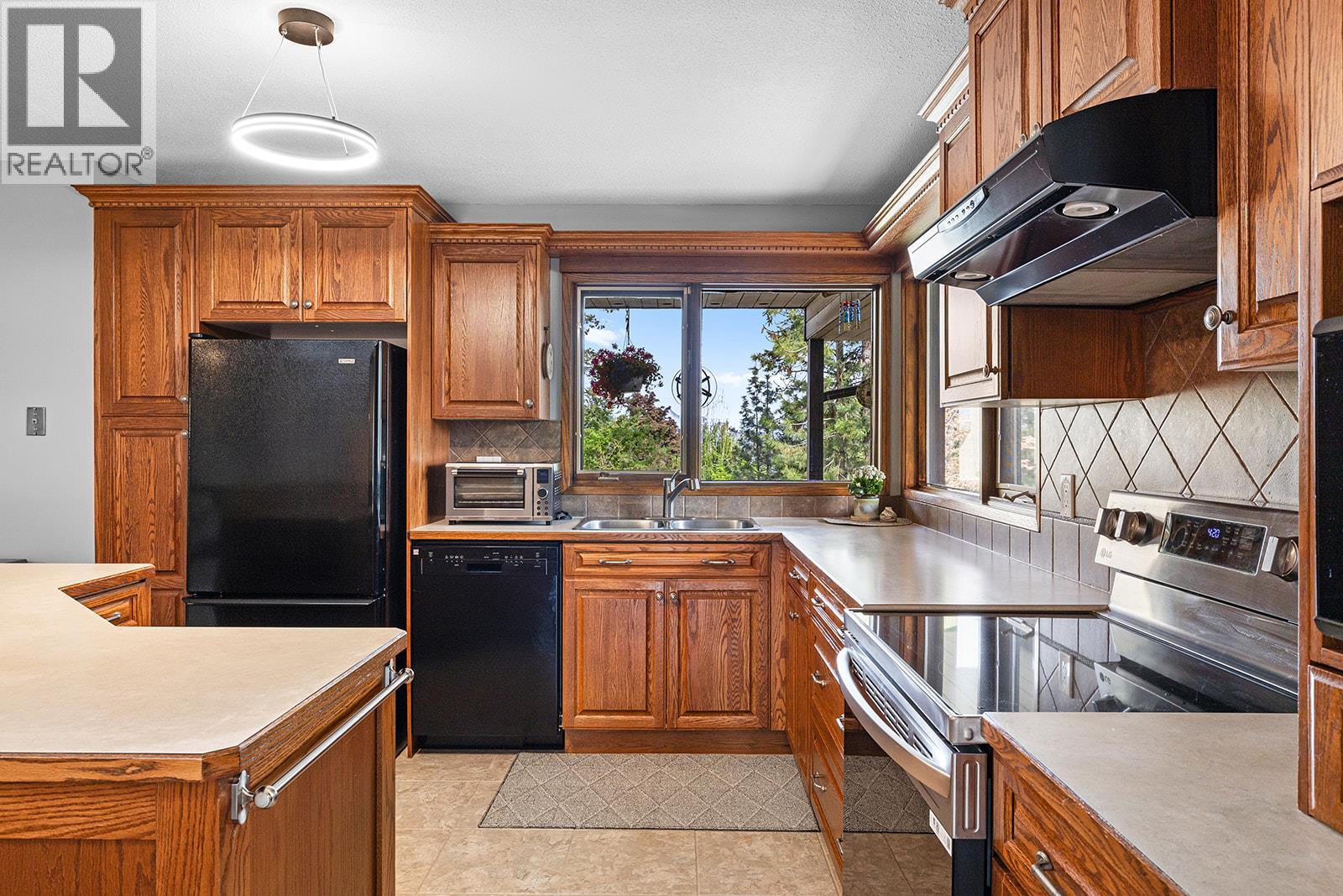  1741 Keloka Drive, West Kelowna