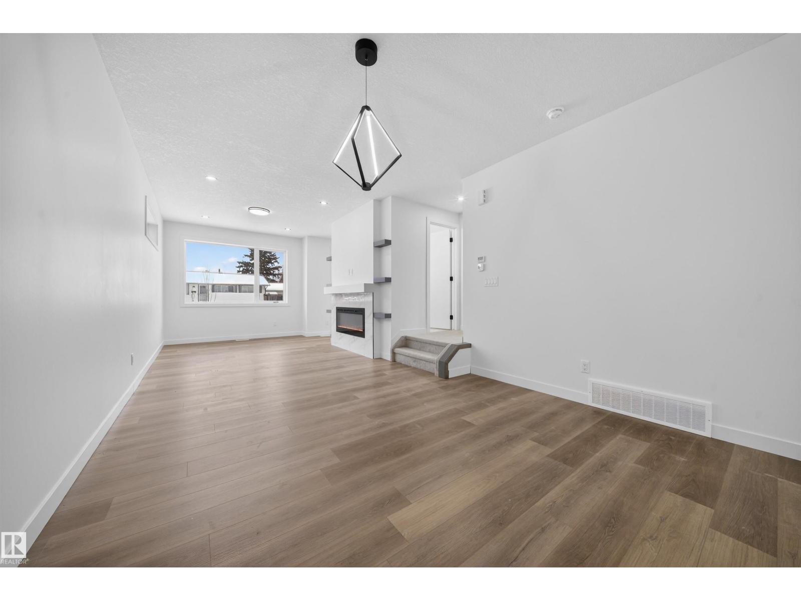 5213 104A ST NW - 13