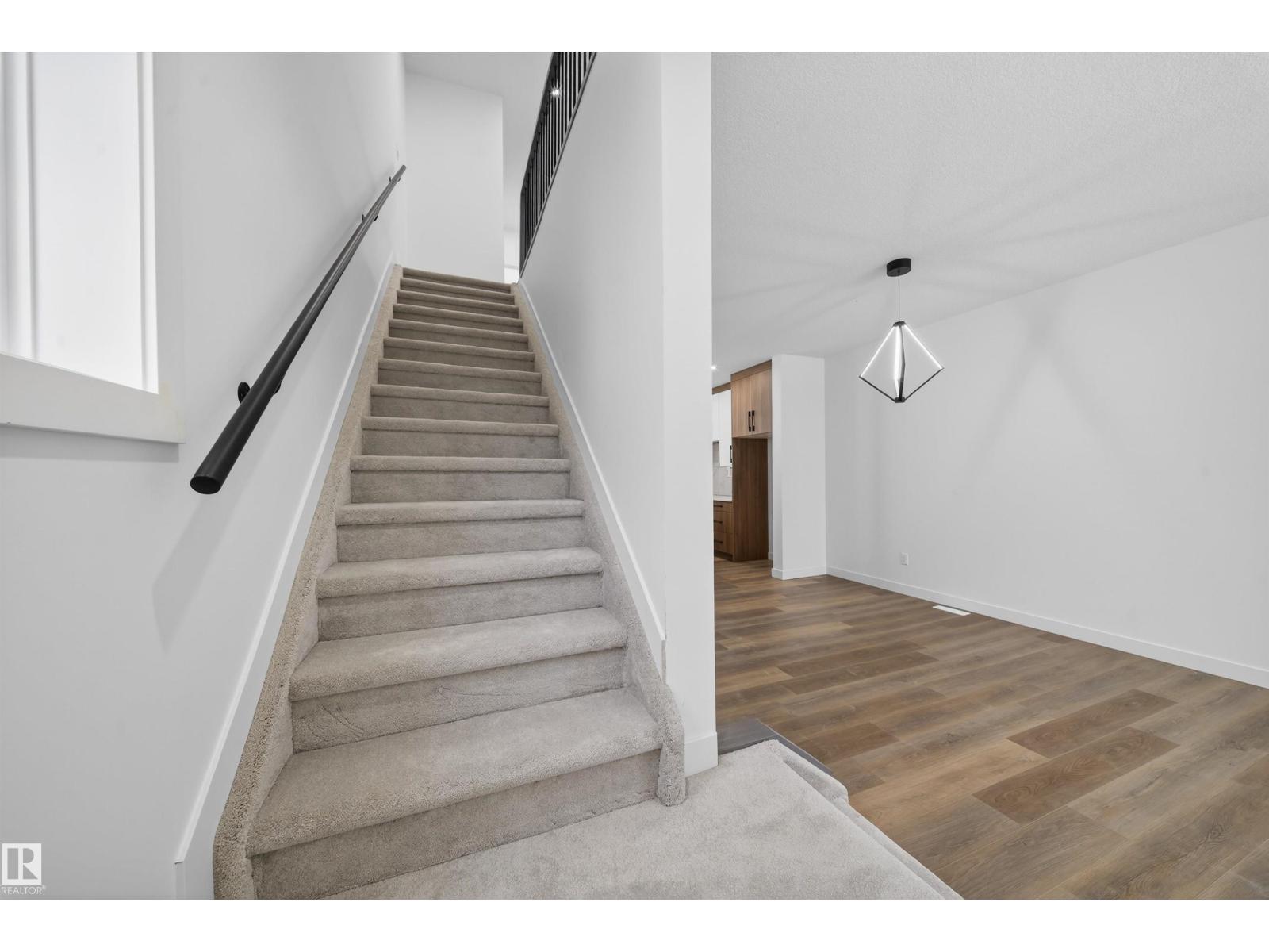 5213 104A ST NW - 26