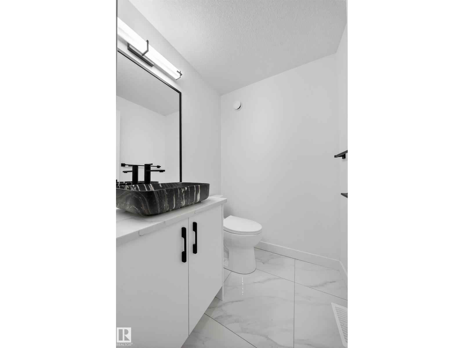 5213 104A ST NW - 28