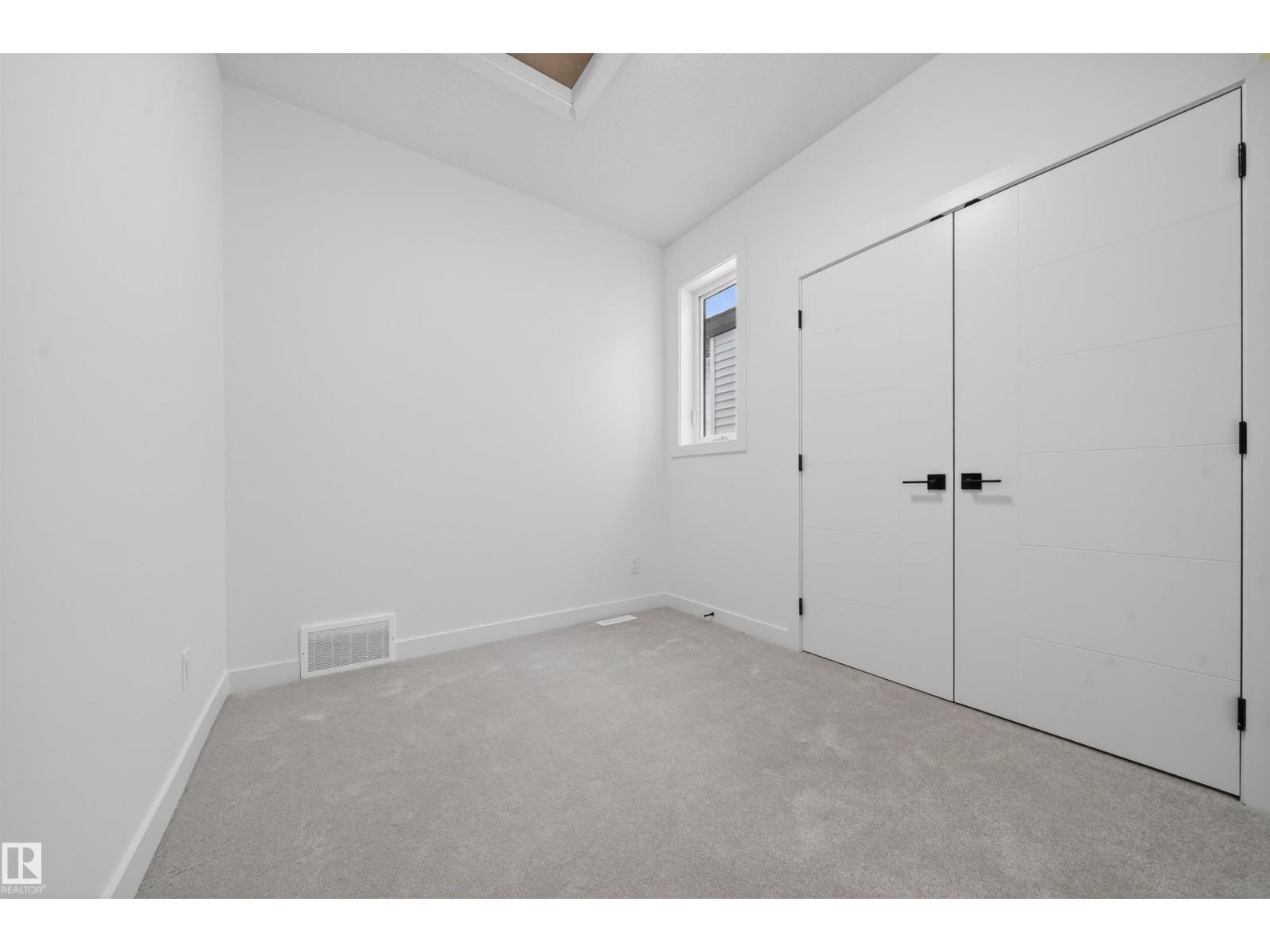 5213 104A ST NW - 32