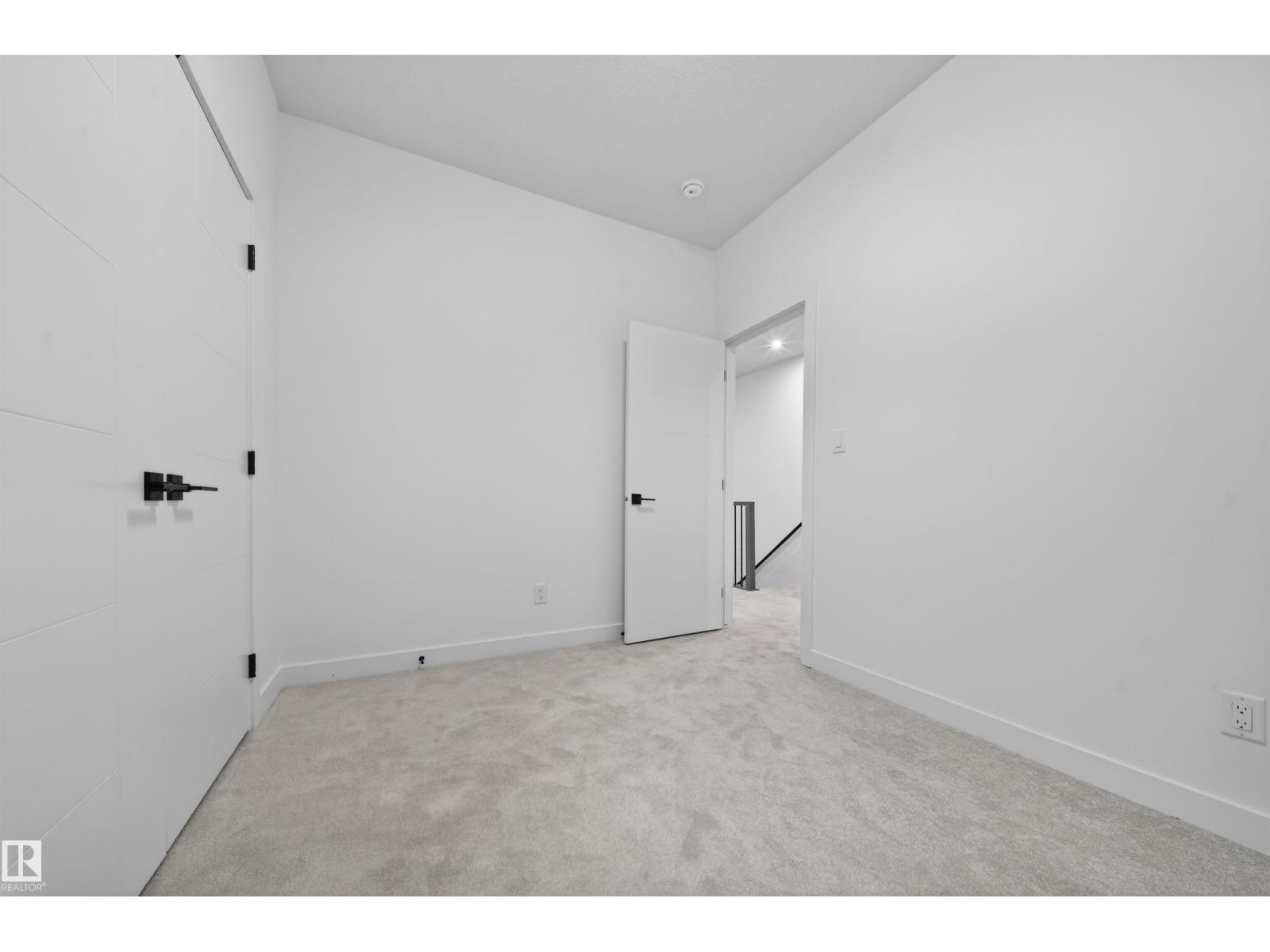 5213 104A ST NW - 33