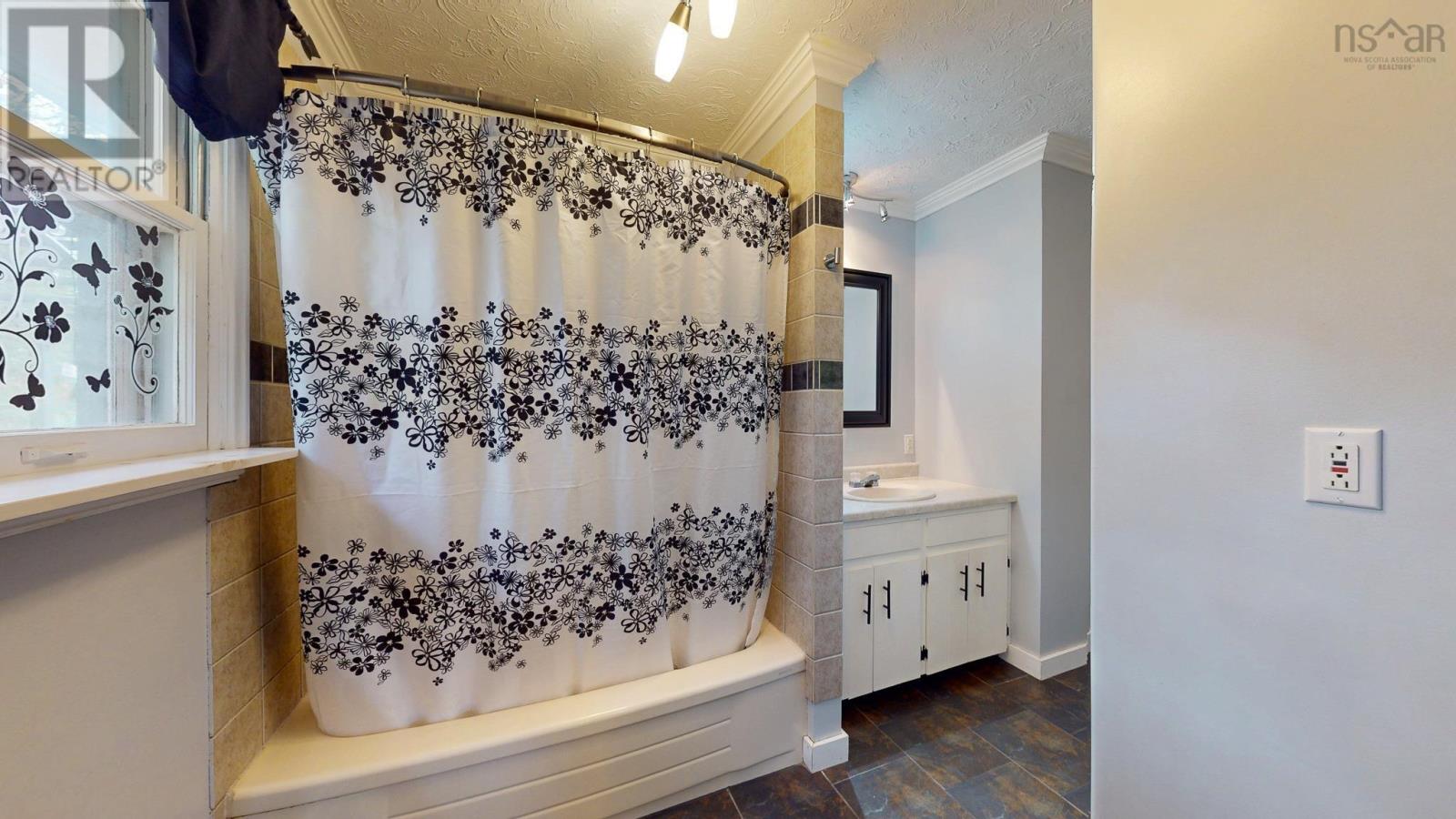 Property 19 of 41 of 4 Evergreen Avenue