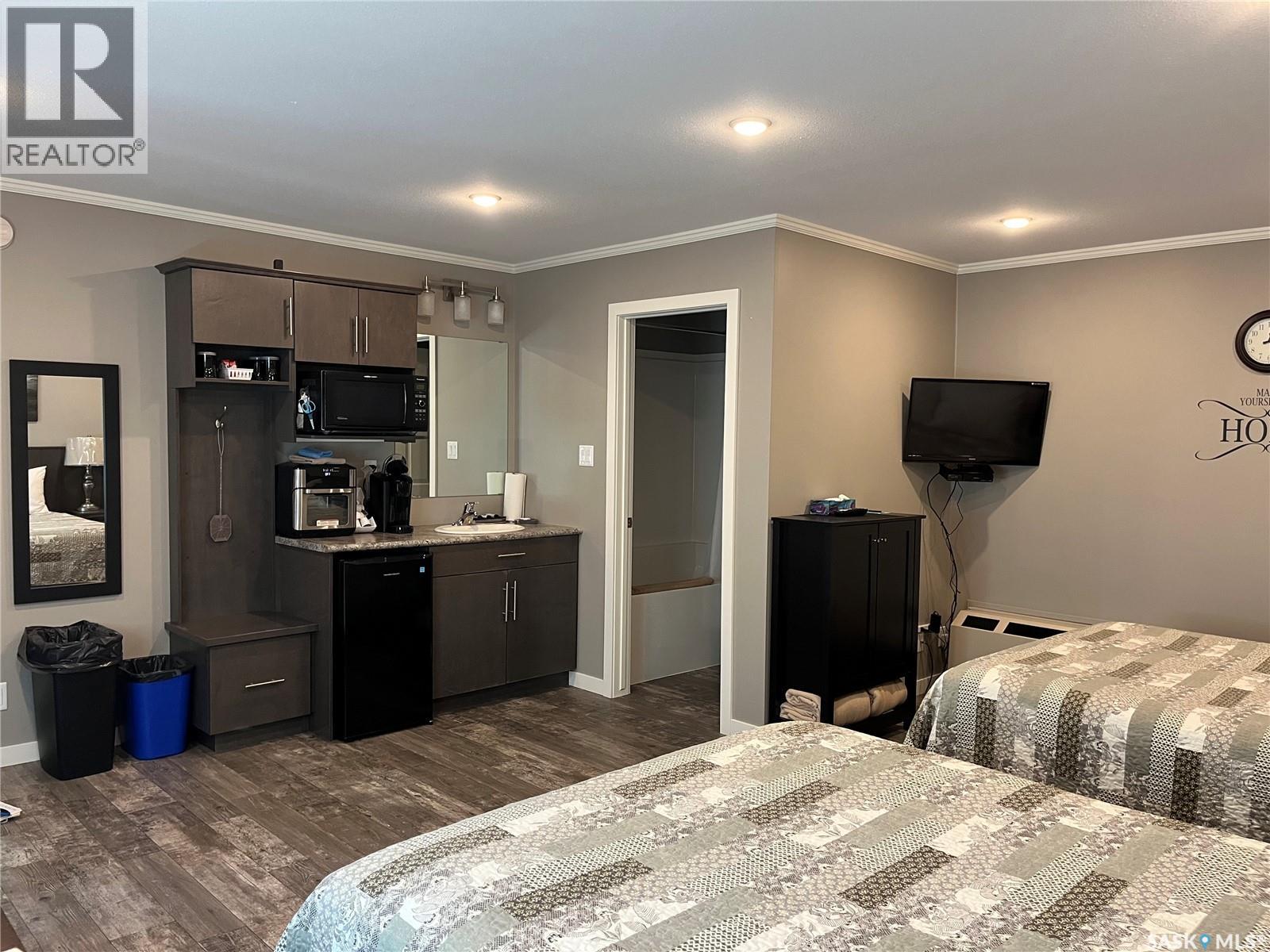 31 and  11 Main STREET — photo 22
