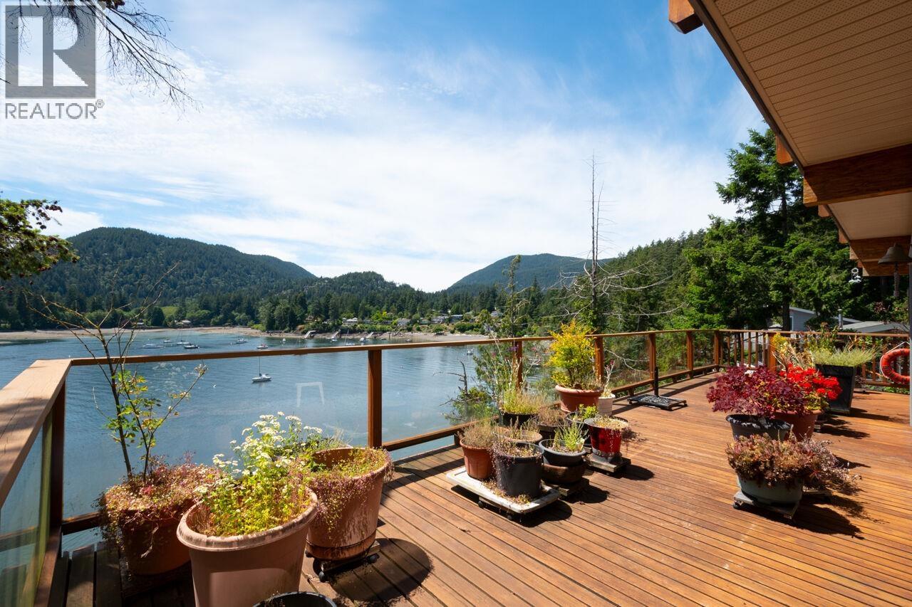 3 Bed, 2 Bath House for Sale in Bowen Island – 345 DAVID ROAD, Bowen Island - Image 9
