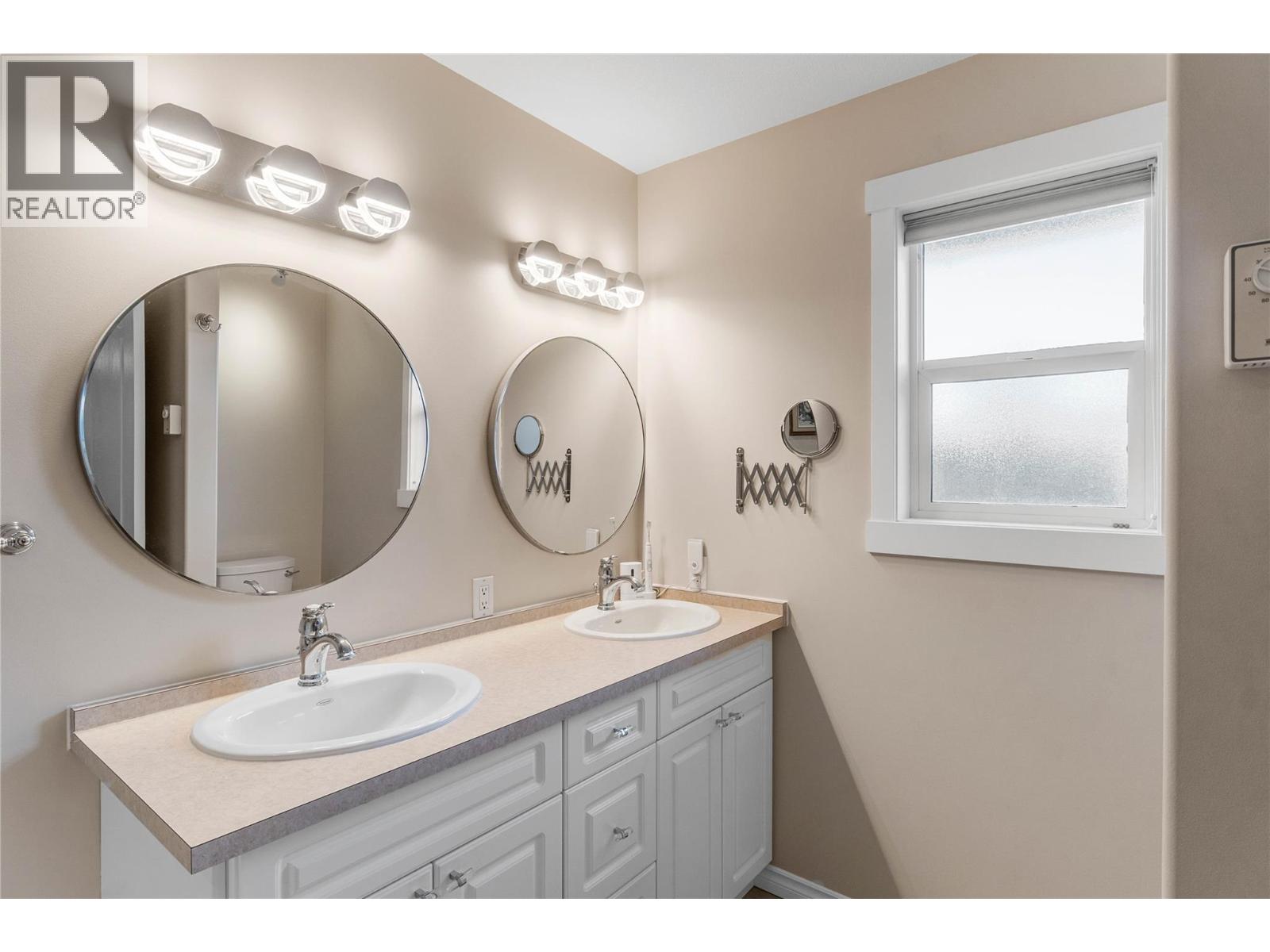 2535 VALLEYVIEW DRIVE - 16