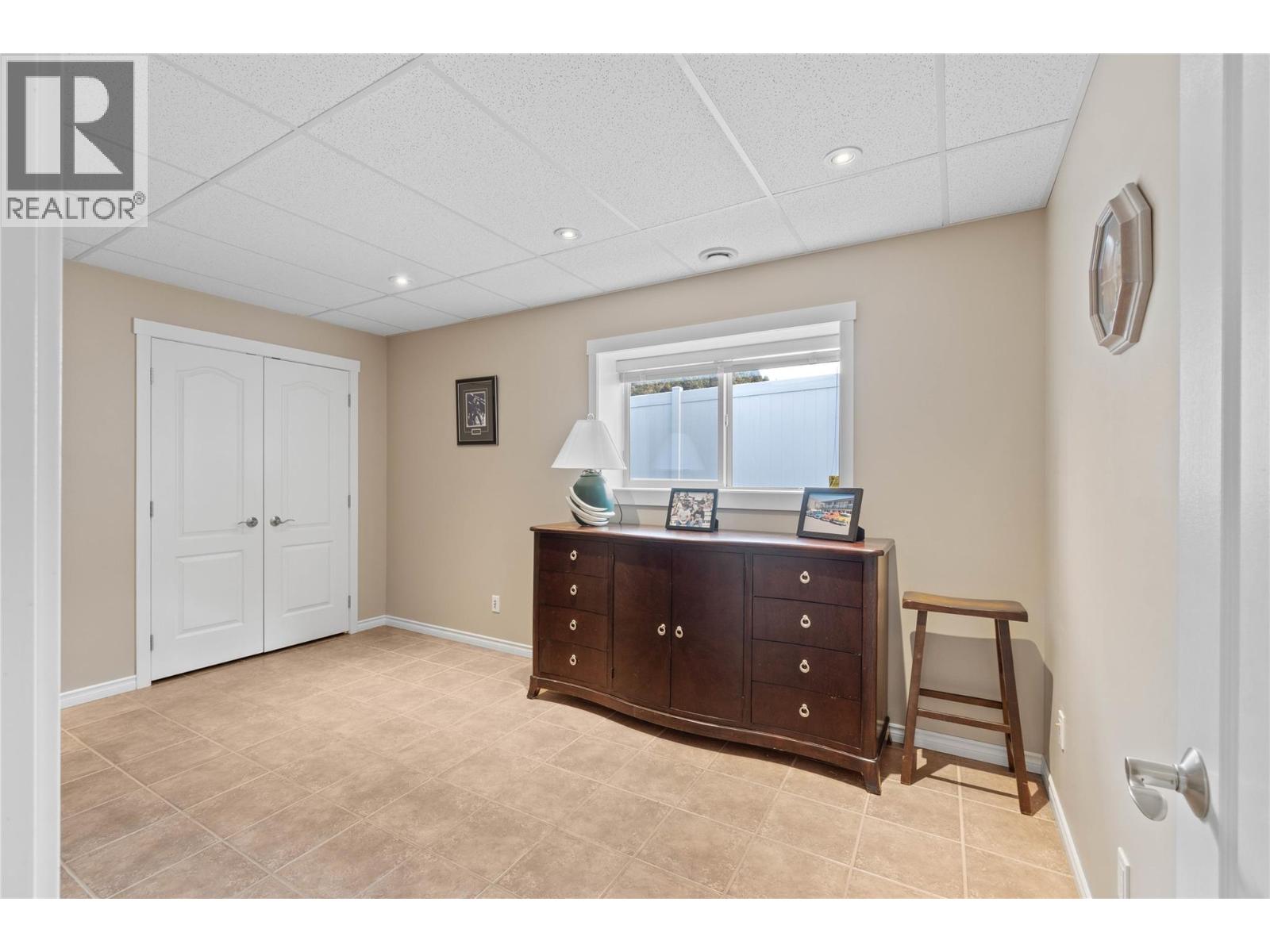 2535 VALLEYVIEW DRIVE - 27