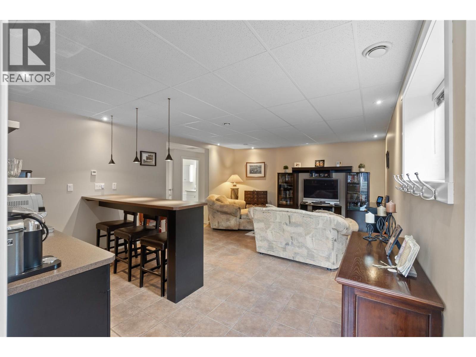 2535 VALLEYVIEW DRIVE - 23