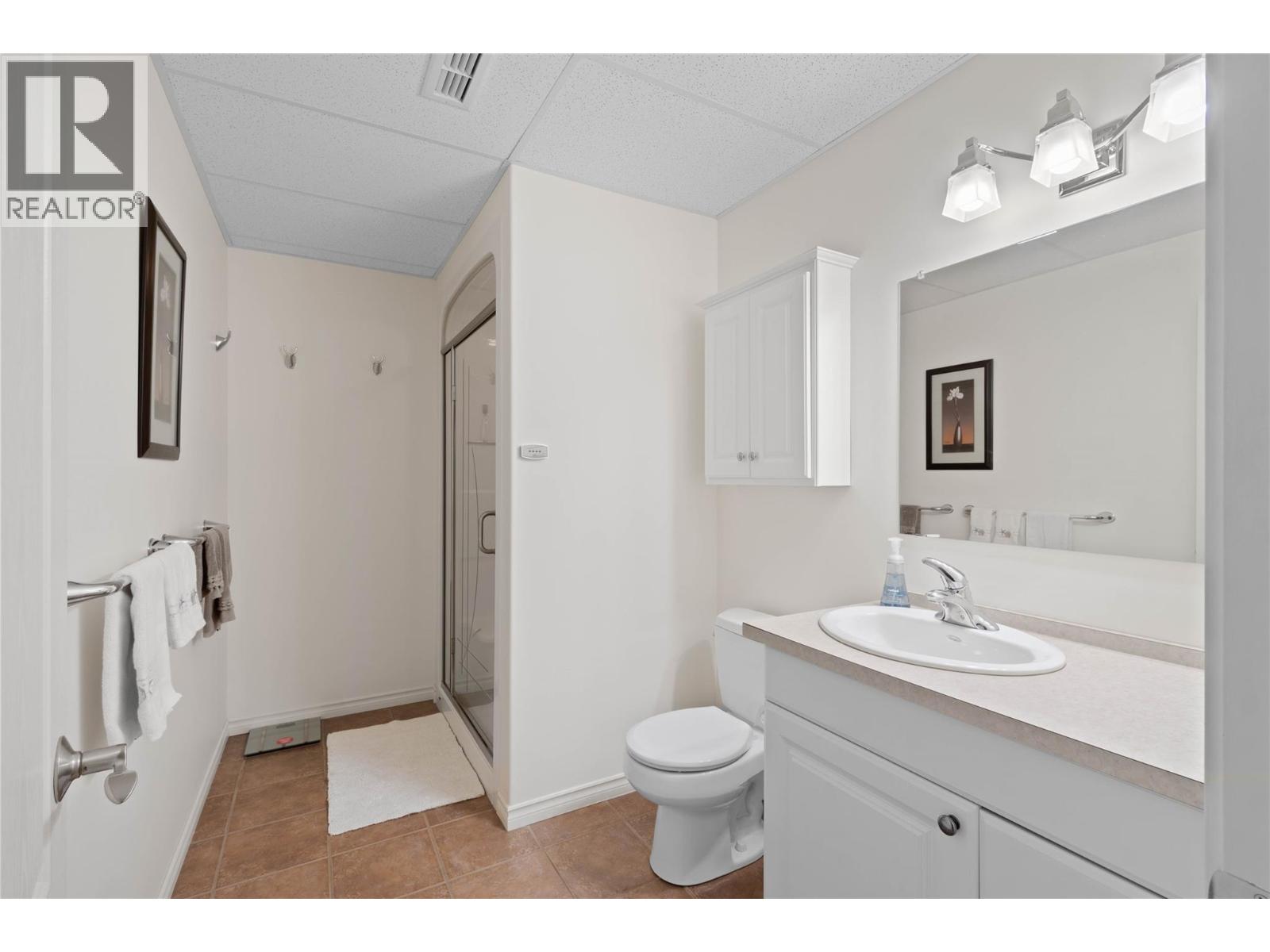 2535 VALLEYVIEW DRIVE - 26